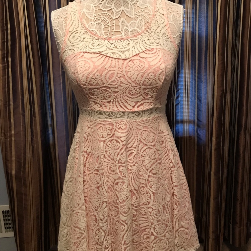 Abercrombie & Fitch Pink lace dress💗